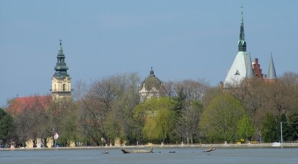 A szolnoki "hrom templom". Fot: Ksa Kroly, 2006.04.15.