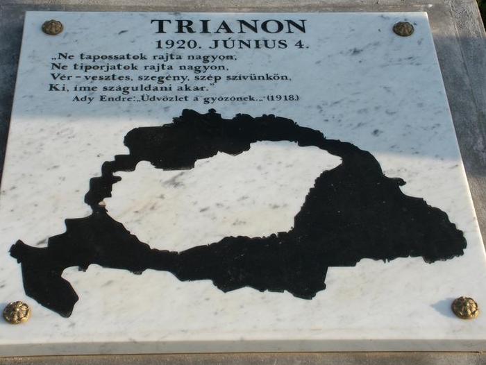 Trianon-emlkm, Rkczifalva. Fot: Ksa Kroly, 2006.10.26.