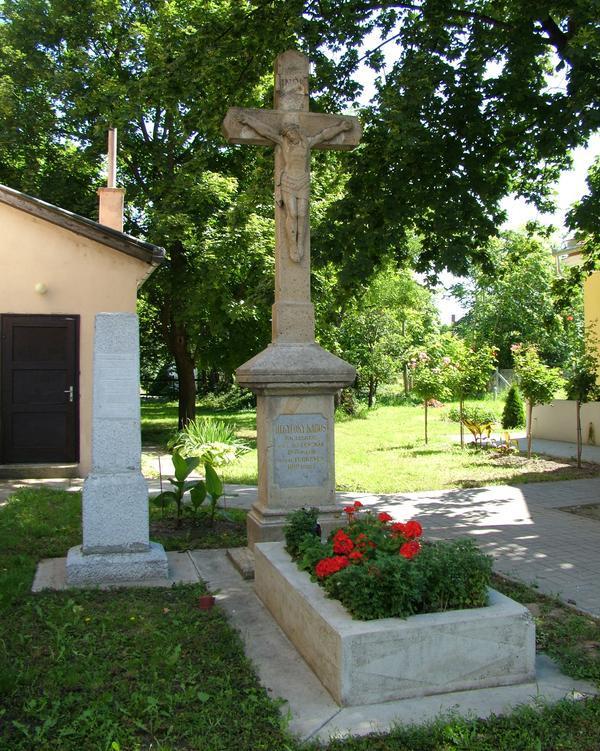 Hegyfoky Kabos-síremlék és -emlékoszlop, Túrkeve. Fotó: Kósa Károly, 2010.07.09.